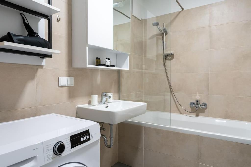 1Br Excellence, Fast To Centre By Hm Appartement Wenen Buitenkant foto