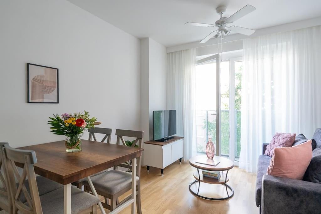 1Br Excellence, Fast To Centre By Hm Appartement Wenen Buitenkant foto