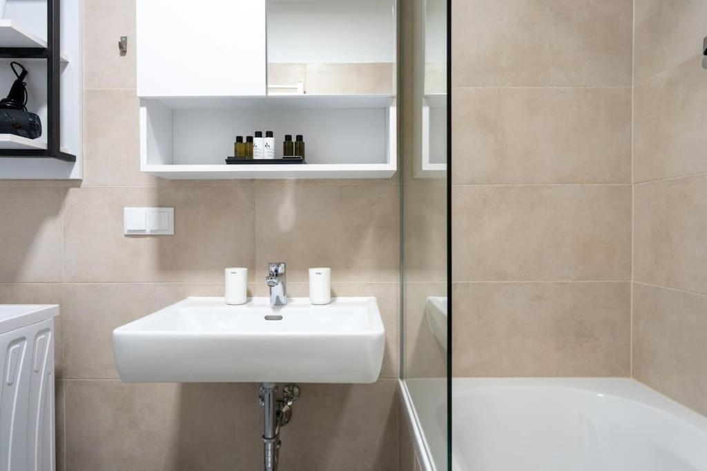 1Br Excellence, Fast To Centre By Hm Appartement Wenen Buitenkant foto